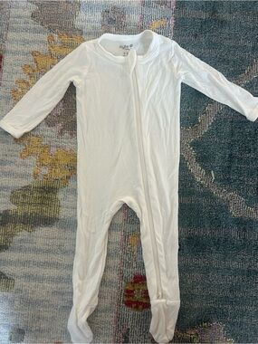Kyte BABY White Long-Sleeve Bodysuit with Front Zipper